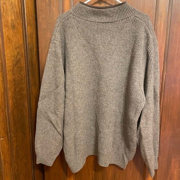 L.L. Bean Men's 1/4 Zip-Up Sweater in Brown. 100% Merino Wool. - Picture 4 of 4